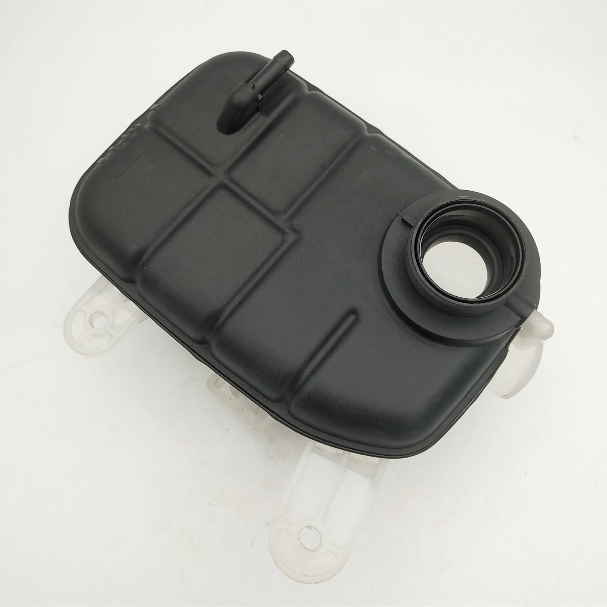 

Оригинальный расширительный бачок перелива охлаждающей жидкости двигателя для Chevrolet Trax Buick Encore Opel Mokka OEM # 95201979