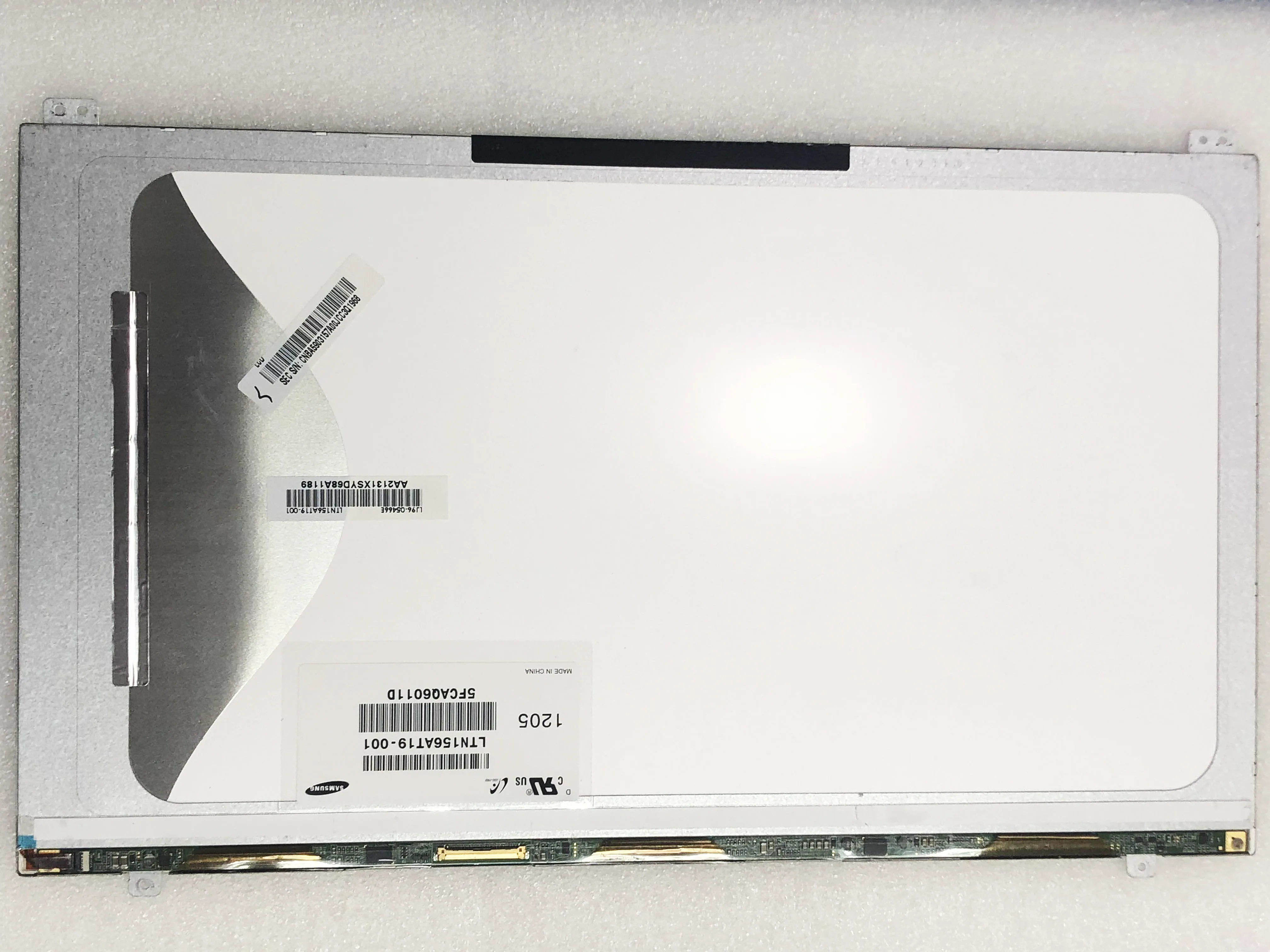 Top! New Original LTN156at18 15.6 Slim Screen for Samsung np300v5a 550p5c np300e5a Portable LED LCD Screen LTN156AT19 001 501