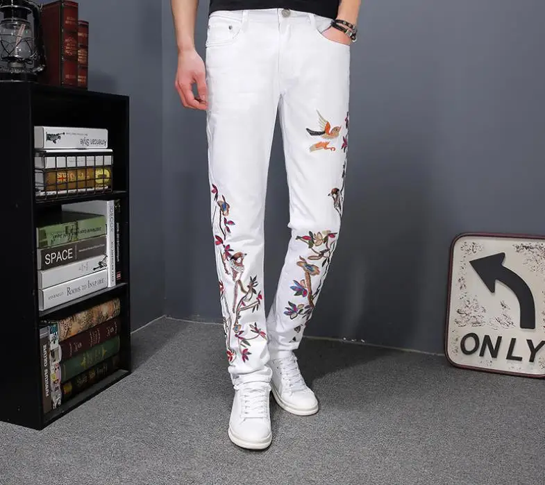 Brand Men\'s New Casual White Jeans Men Fashiom Flower and Bird Embroidered Trousers Slim Fit Floral Patches Pants High Quality