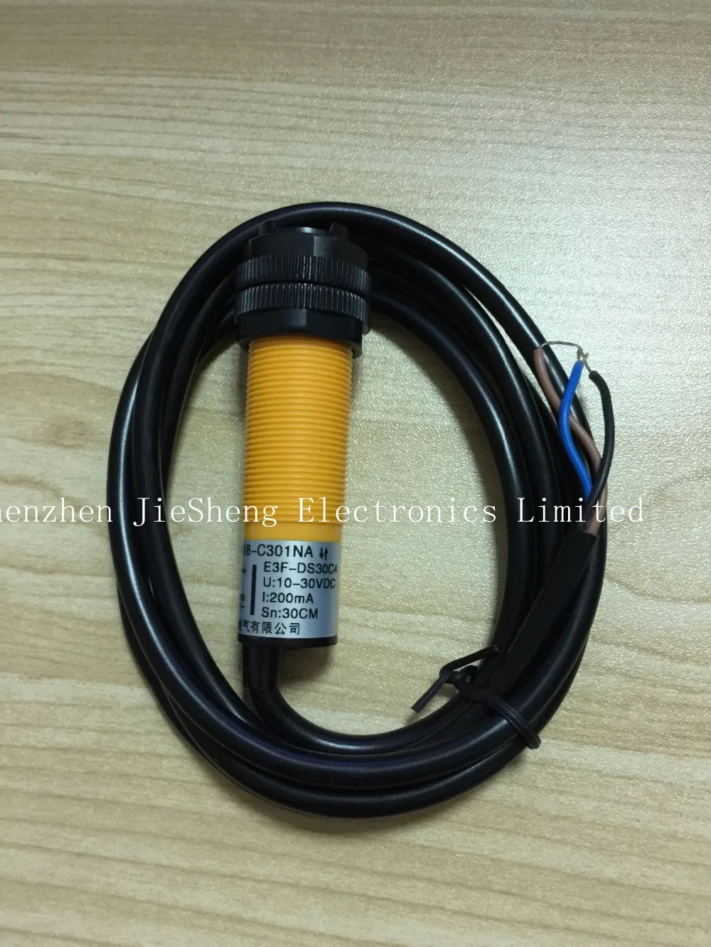 FREE SHIPPING 2PCS/LOT %100 NEW E3F-DS30C4 diameter 18mm Adjustable diffuse photoelectric sensor  NPN