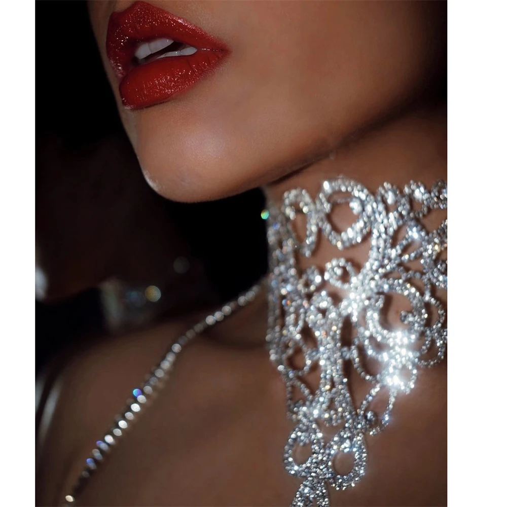 

2022 Luxury Rhinestone Flower Short Choker Necklace Wedding Jewelry for Women Crystal Big Bib Collar Choker Necklace Accessories