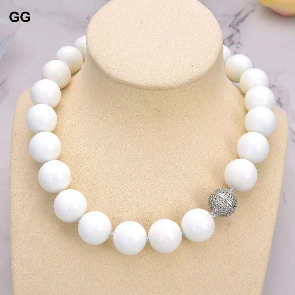 GuaiGuai Jewelry 16mm White Round Porcelain Necklace
