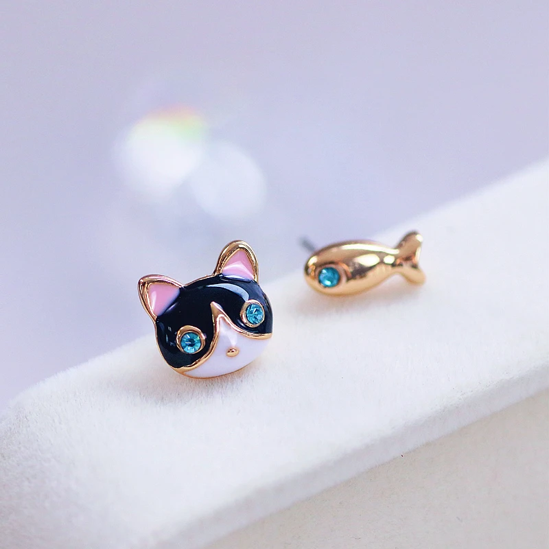New Design Lovely Animal Jewelry Shiny Rhinestone Stud Earrings Cute Cat Fish Shape Asymmetric Earrings For Women Girls