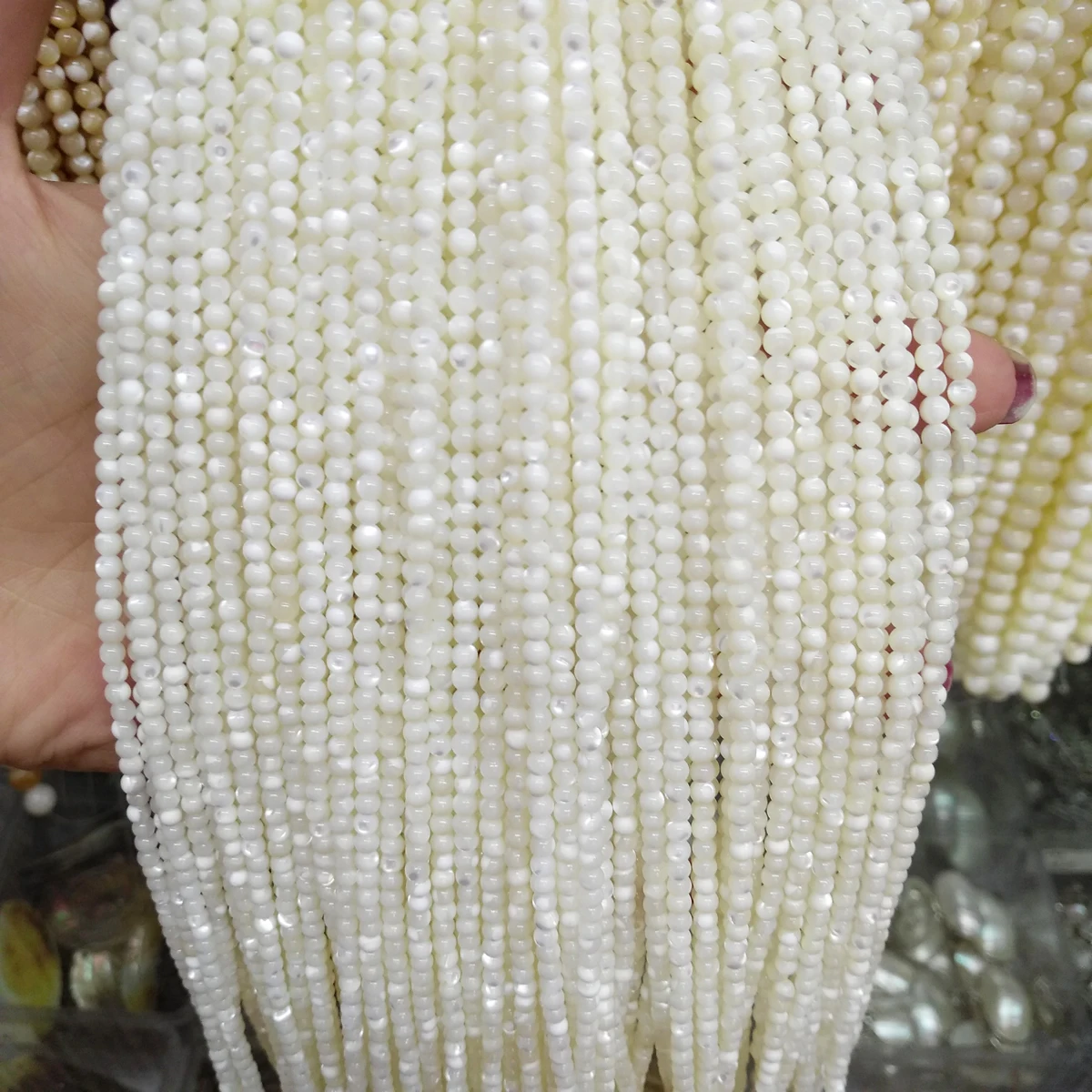 Wholesale Natural Shell Beads white Round Stone Bead for Jewelry Making DIY Bracelet Necklace stone Strand 15.5\'\' spot