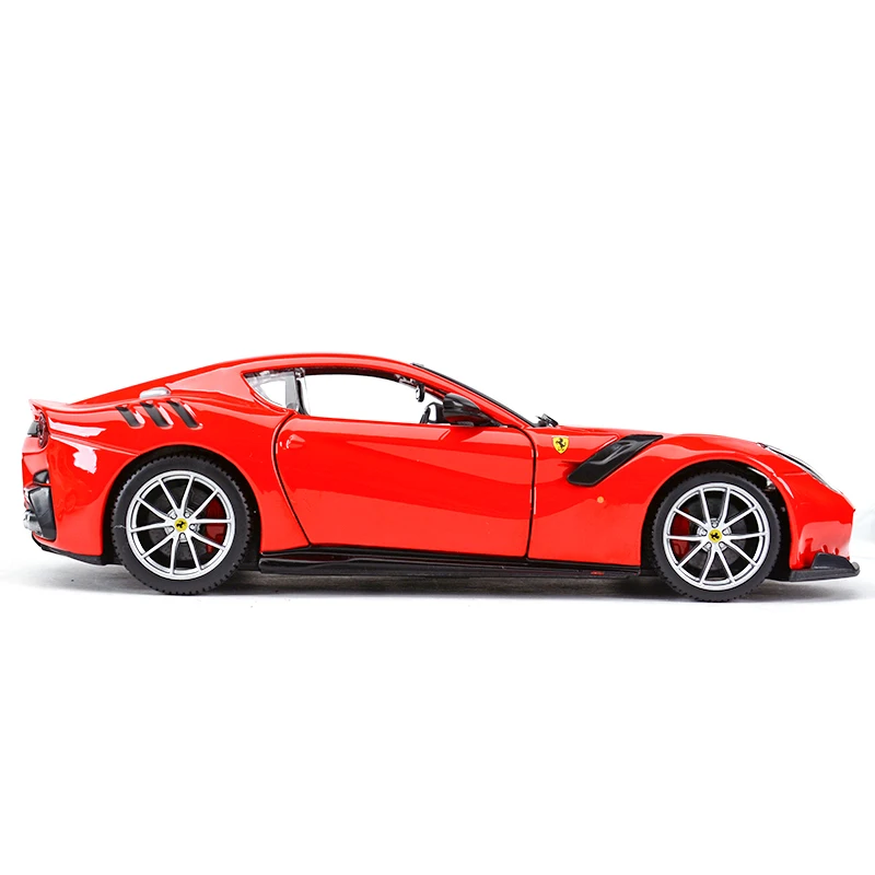 Bburago 1:24 Ferrari F12 tdf Sports Car Static Die Cast Vehicles Collectible Model Car Toys