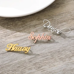 Aço inoxidável Custom Name Broches, personalizado Data Lapel Pin, Jóias de casamento para mulheres e homens, acessórios elegantes, presente de aniversário