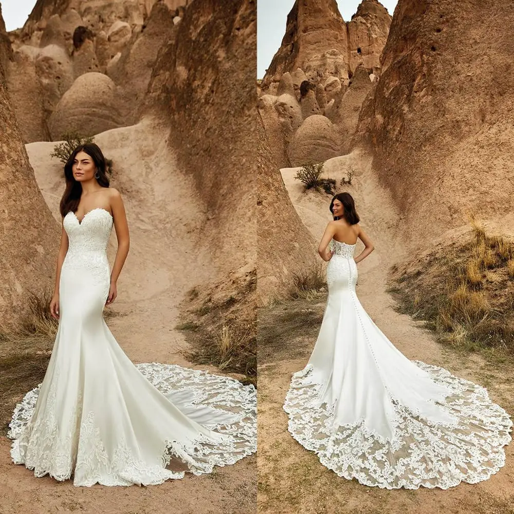 

2021 Fashion Wedding Dresses Sweetheart Appliques Lace Satin A Line Bridal Gowns Open Back Sweep Train Wedding Dress