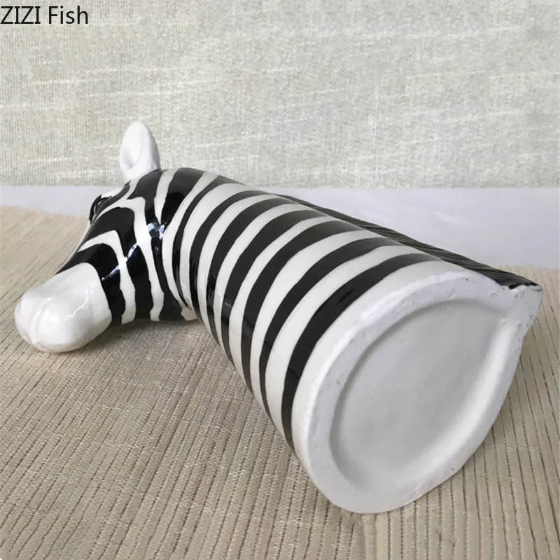 Creative Ceramic Vase Black and White Zebra Simulation Animal Statue Flower Arrangement Horse Crafts Ornaments Home Decoration