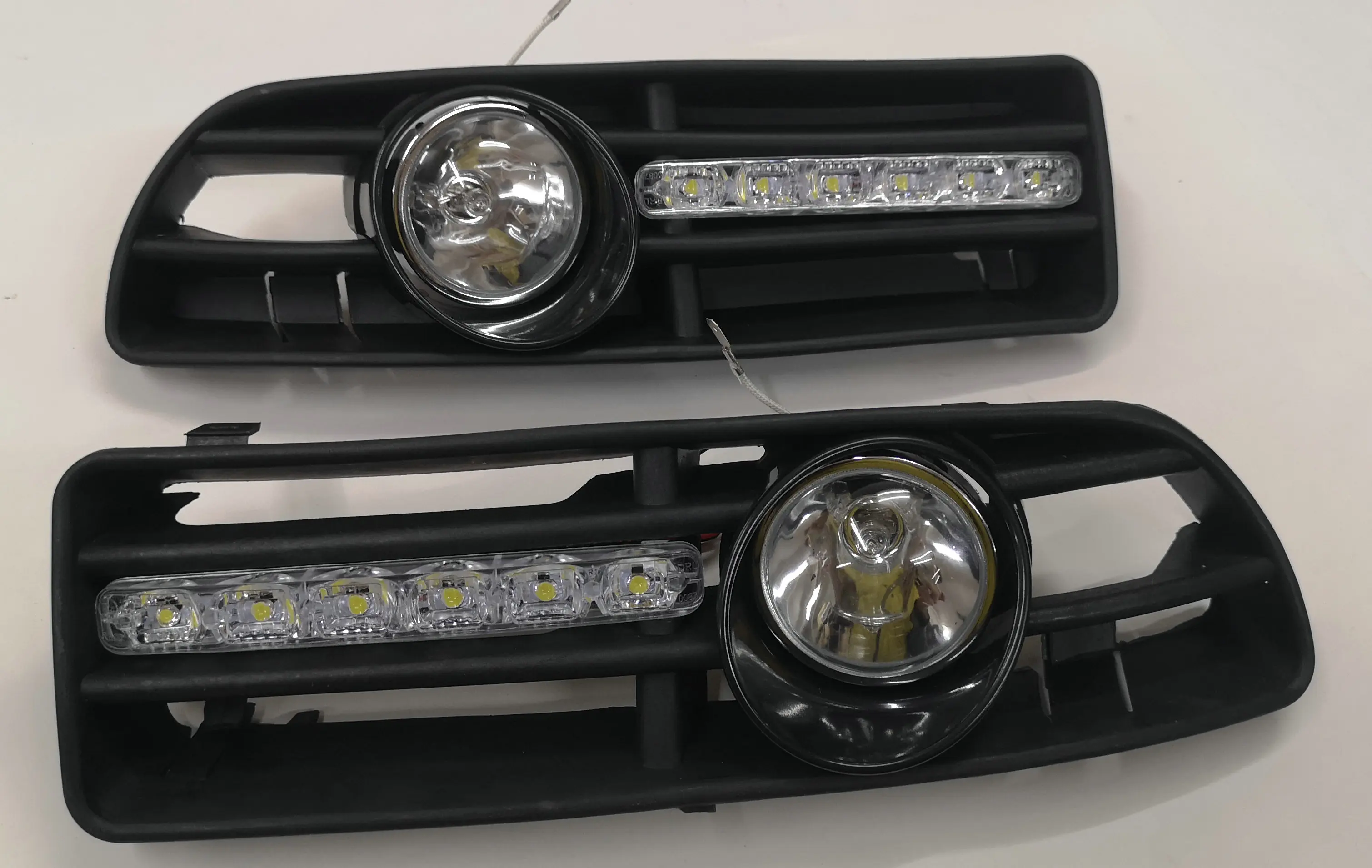 Front Fog Light Kit with LED Day Time Running Light For VW Volkswagen Jetta / Bora MK4