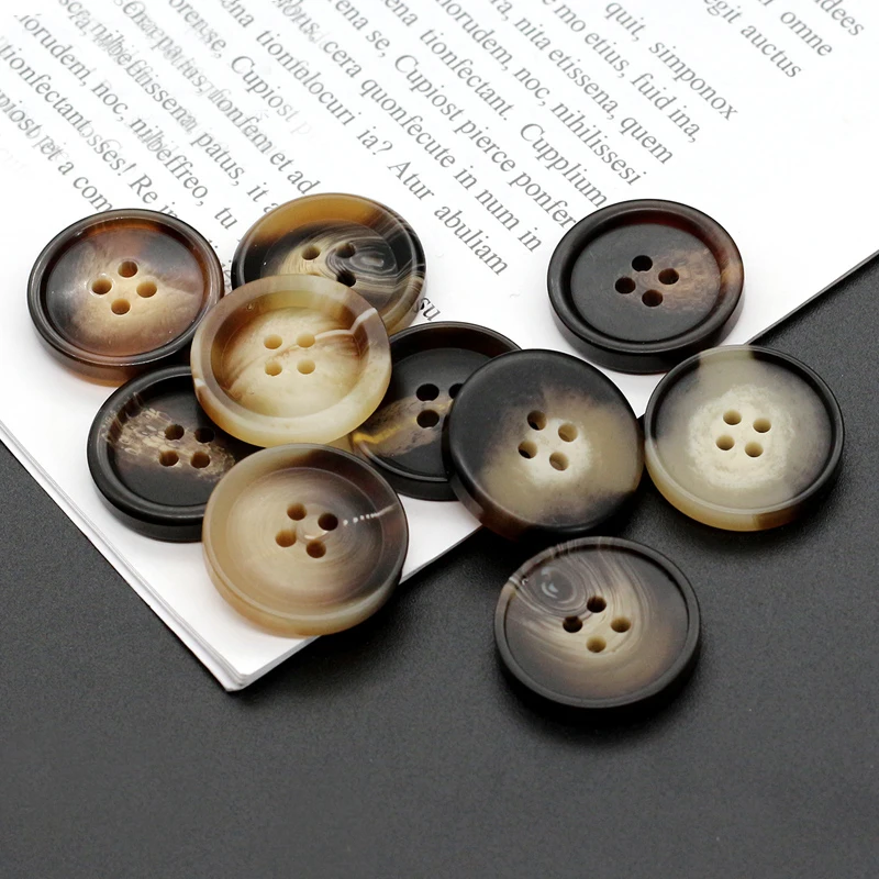 New 20pcs Resin 4 holes Buttons Sewing accessories Size Complete for clothing Decorative Plastic Buttons Handmade DIY