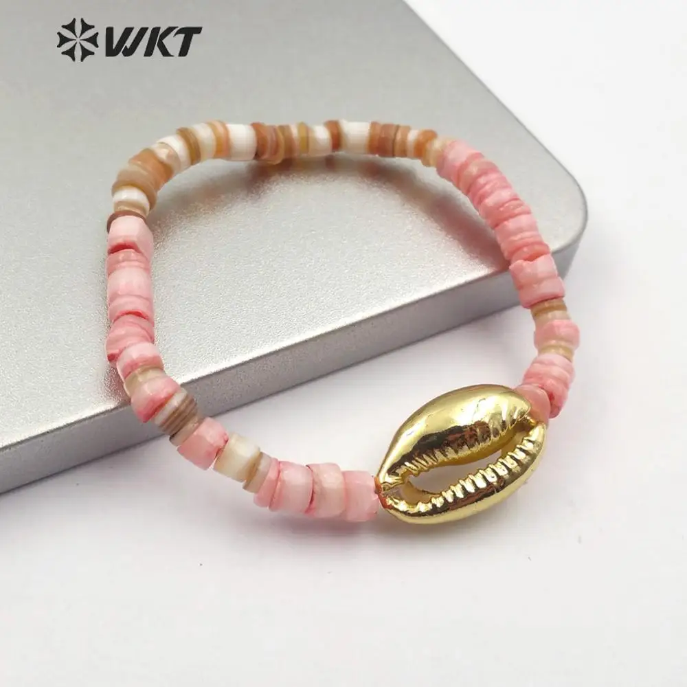 

WT-B494 Natural Shell Beads Bracelet Colorful Beads With Gold Electroplated Cowrie Shell BangleFlexible Bracelet For Woman