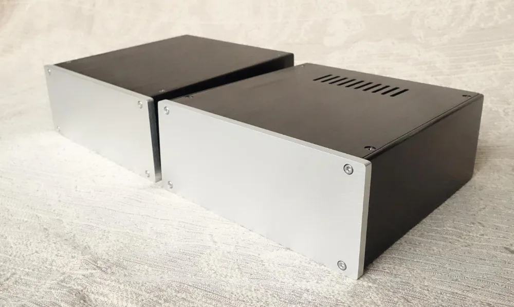 L'alloggiamento completamente in alluminio JC229 può essere utilizzato come custodia del telaio della scatola di alimentazione/preamplificatore/amplificatore