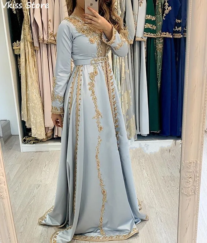 2020 novo Vestido de Noite Light Blue Satin Ouro Applique A-line Até O Chão Com Decote Em V Completa Mangas Formal Prom Dress вечернее платье