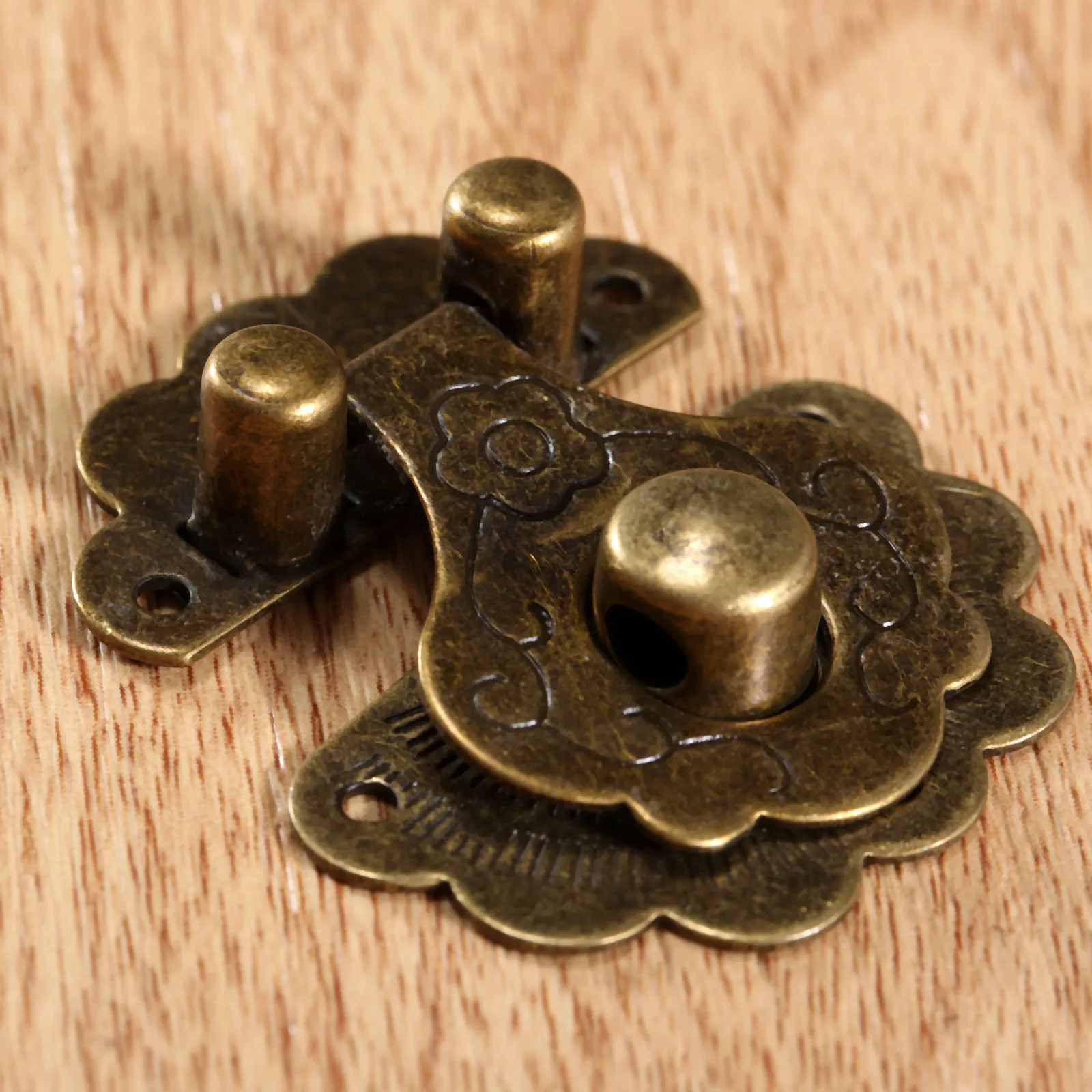 1Pc 40x36mm Metal Hasps Latch Antique Lock Wooden Jewelry Box Decorative Padlock With Screw Vintage Furniture Hardware