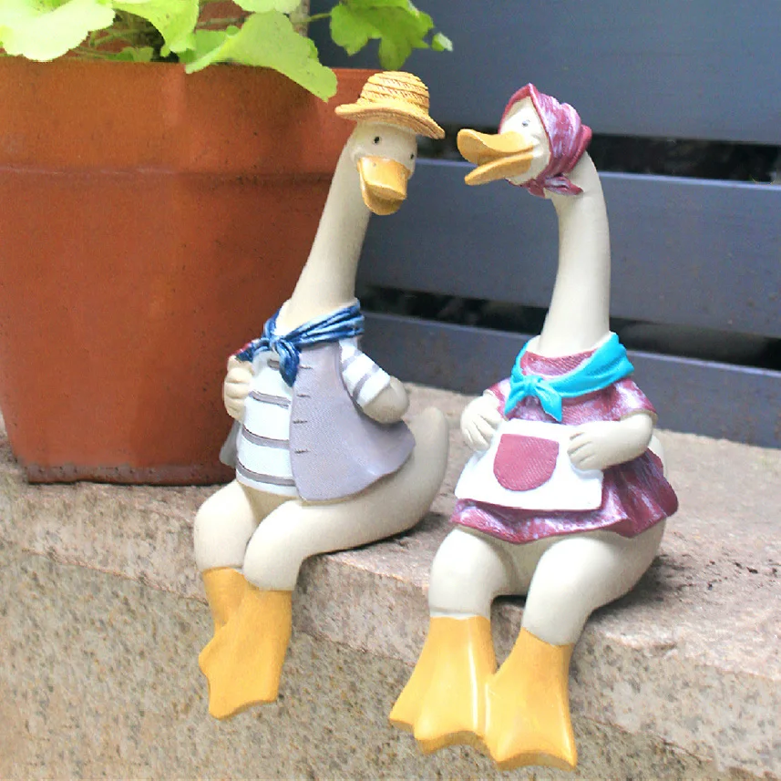 

American Country Cartoon Couple Duck Resin Accessories Outdoor Landscape Sculpture Crafts Courtyard Garden Ornaments Decoration