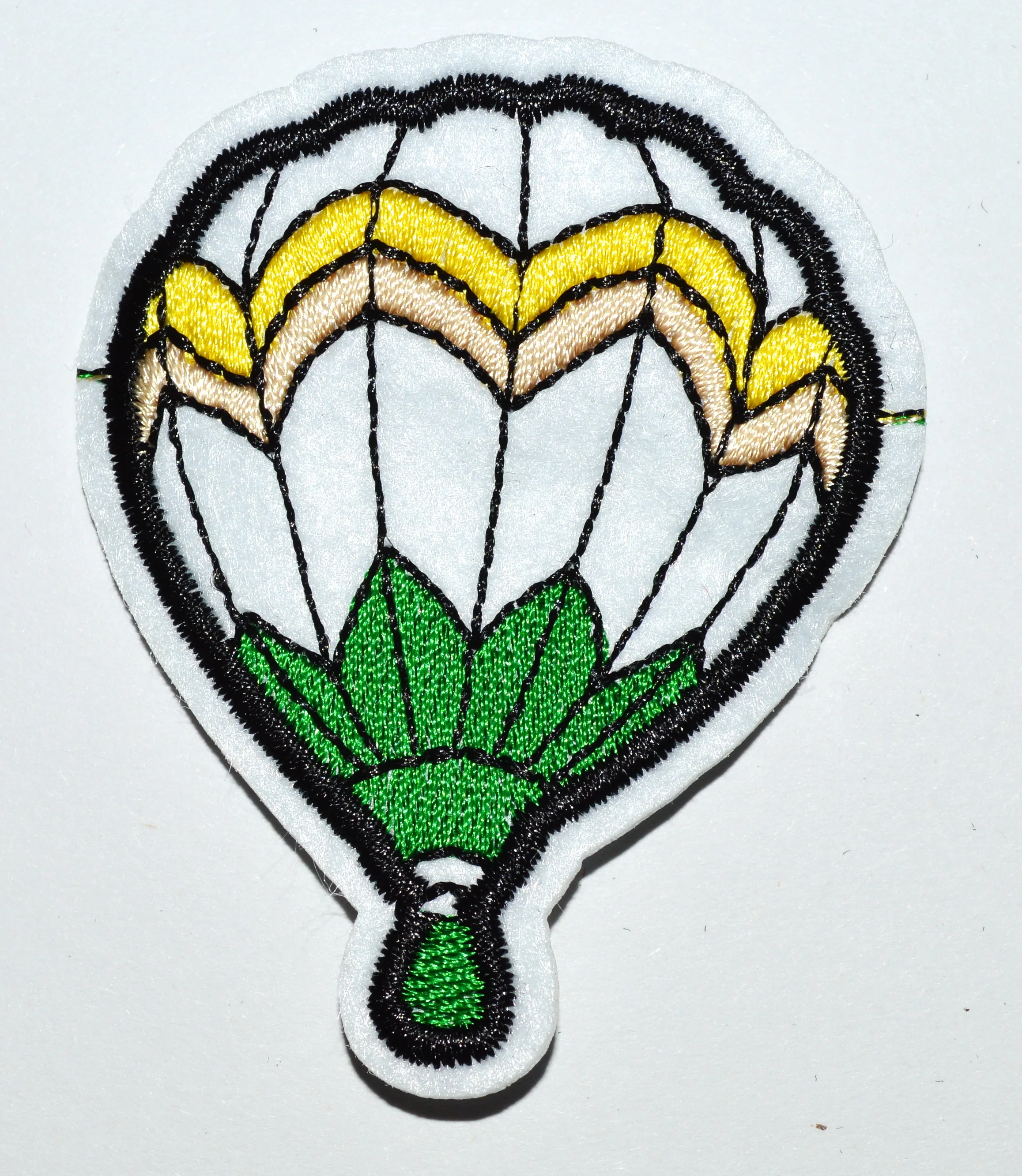 

Hot! ~ Colorful Chevron Hot Air Balloon Embroidered Applique Iron on Patch (≈ 5.3 * 6.7 cm)