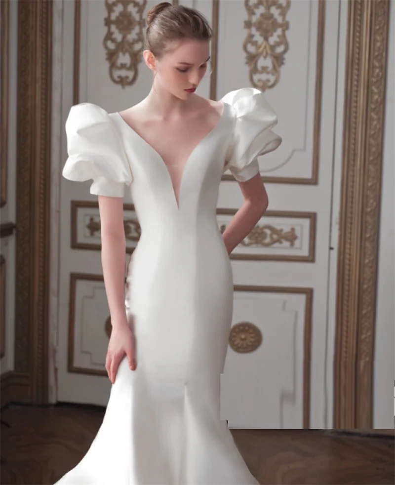 2021กวาดรถไฟพัฟ Mermaid ซาติน Sheer กลับ V คอง่ายธรรมดางานแต่งงานชุดเจ้าสาวชุด Vestidos De Novia