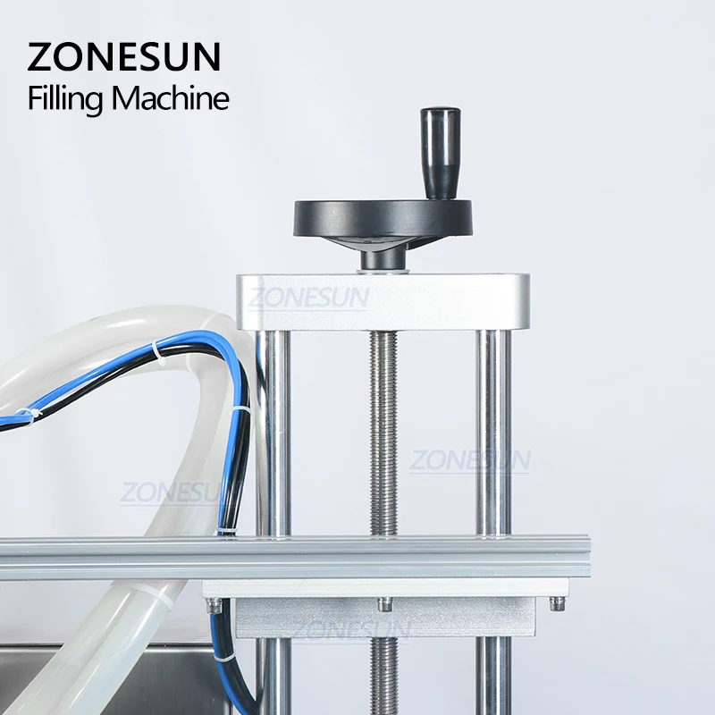 ZONESUN Desktop Automatic Filling Machine Gel Juice Liquid Shampoo Double Heads Beverage Bottle Filler With Chain Conveyor
