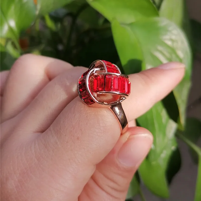 Ajojewel Red/Blue Crystal Zircon Rings For Women Luxury Twist Finger Jewelry Brand Anel Size 7 8 9