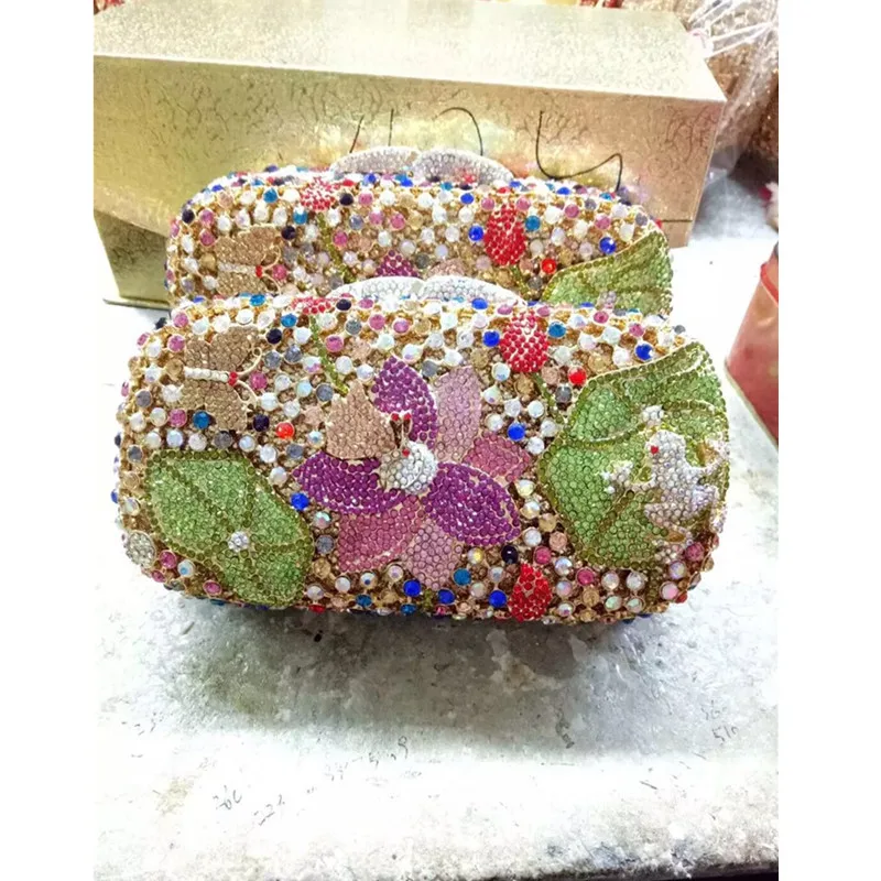 Latest Evening Clutch Bags Party Pearl Beads Clutch Bags Handmade Wedding Bags Fashion Flower Crystal Clutch Handbag and Purse