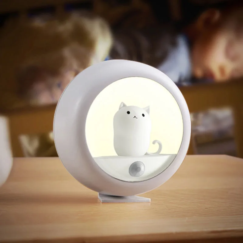 Lampu Malam Kucing Lucu Lampu LED Induksi Otomatis Manusia untuk Kamar Anak-anak Bayi Koridor Samping Tempat Tidur Lampu Meja USB Isi Ulang Hadiah Liburan