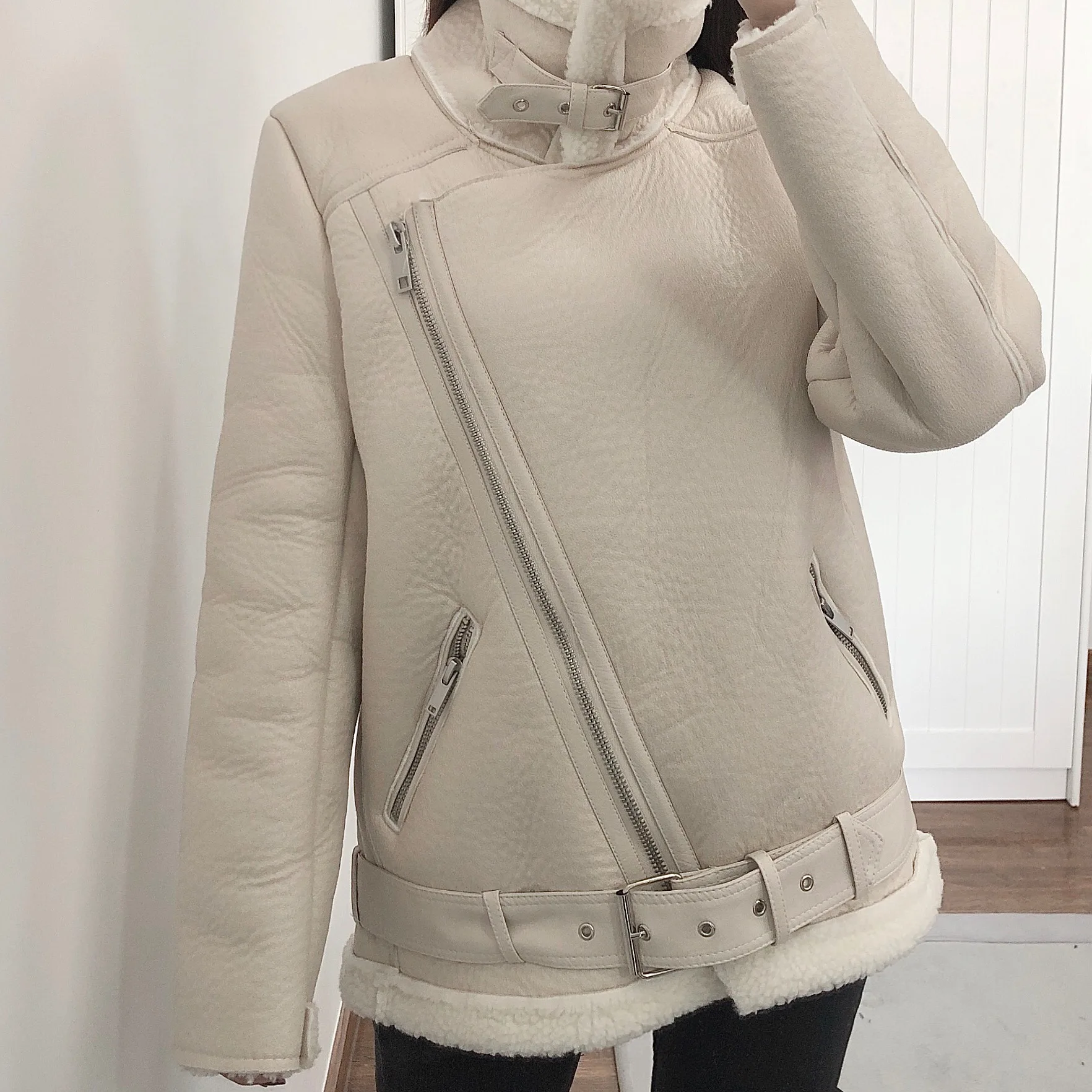 Women beige fur faux leather jacket coat with belt turn down collar Ladies 2022 Winter Thick Warm Oversized Coat Bomber Jacket