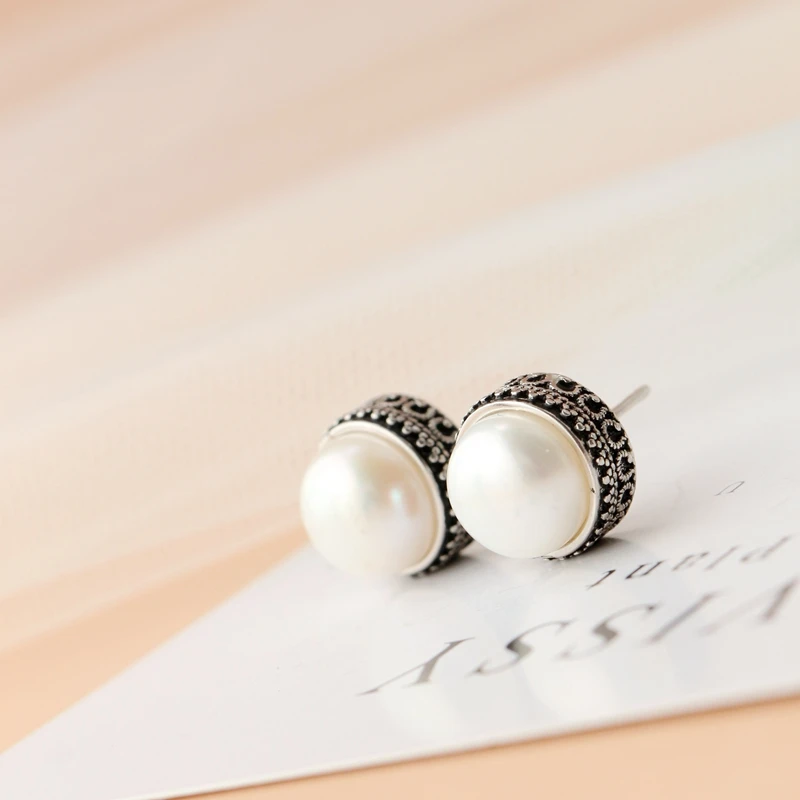 

Vintage and Sophisticated 925 Sterling Silver Earring Inlaid Natural Freshwater Pearl Earring Elegant Lady Fine Jewelry Gift