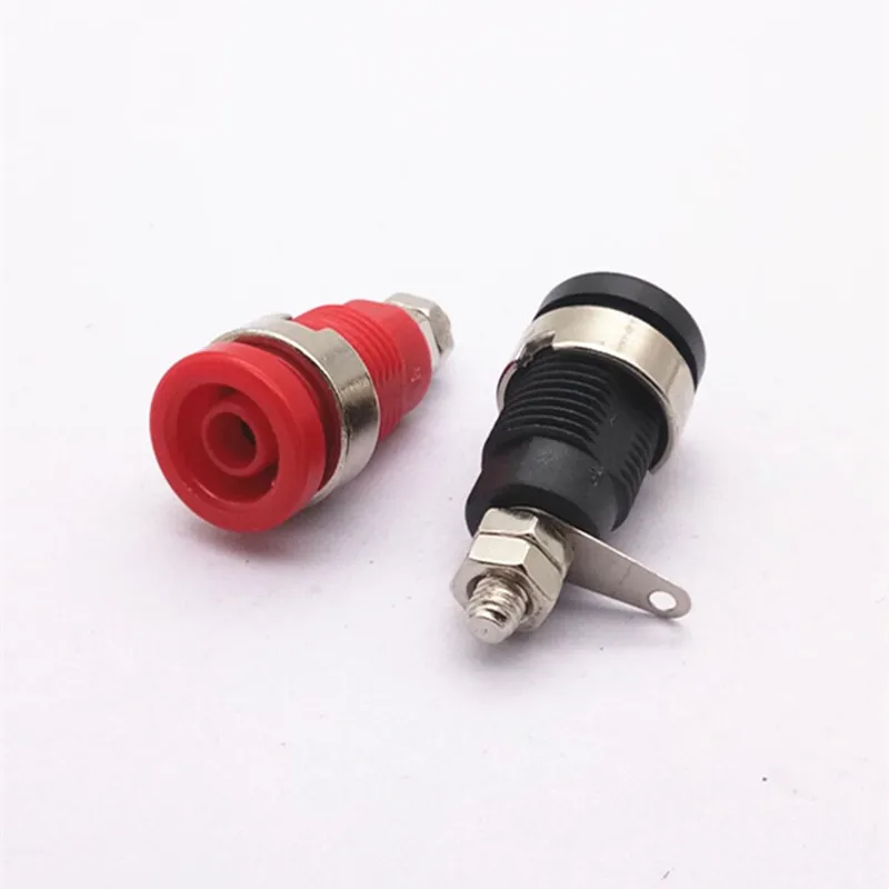 4 مللي متر الموز المقبس أنثى النيكل مطلي ملزمة آخر مسامير محول ل مكبر صوت مكبر للصوت محطات موصل البلاستيك قذيفة