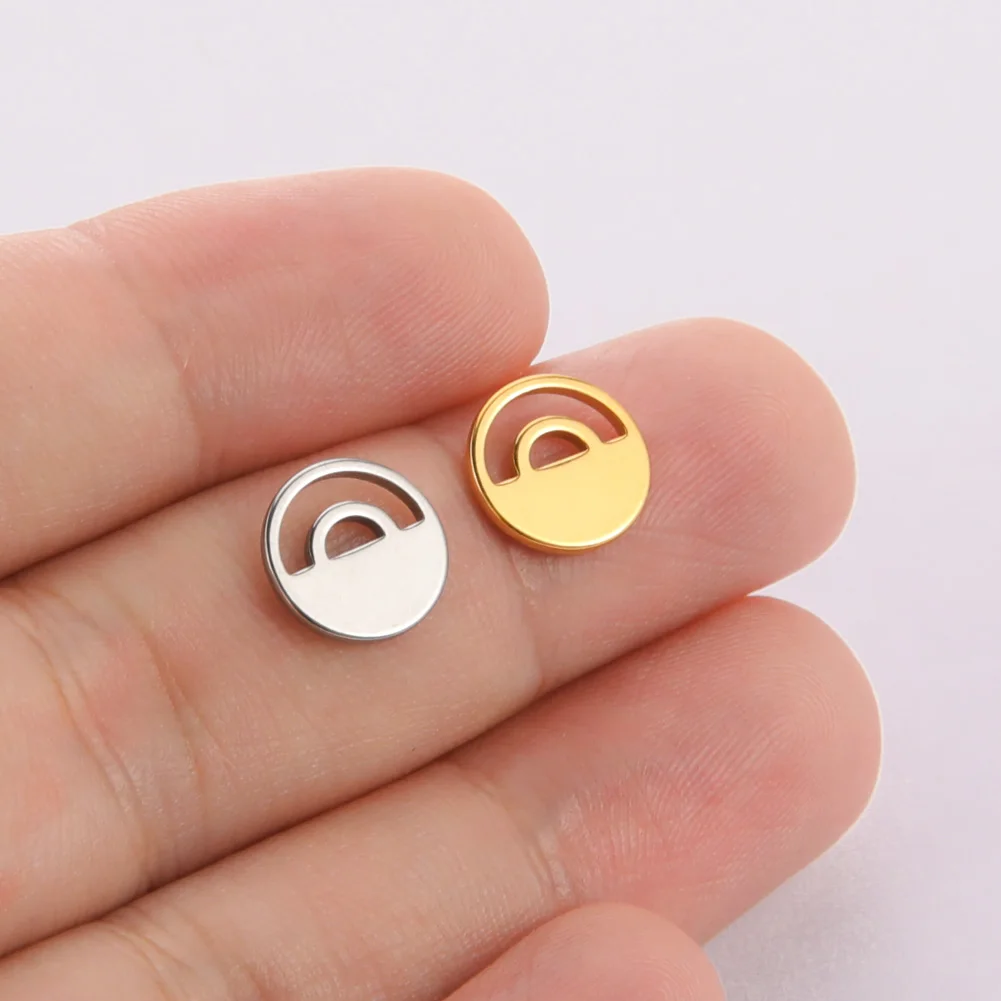 5 Stück/Set Kleine DIY-Anhänger für Schmuckherstellung aus Edelstahl, Niedliche Kreuz-, Planeten-, Karten- und Runde Anhänger für Ohrringe, Halsketten und Armbänder – Detail 7