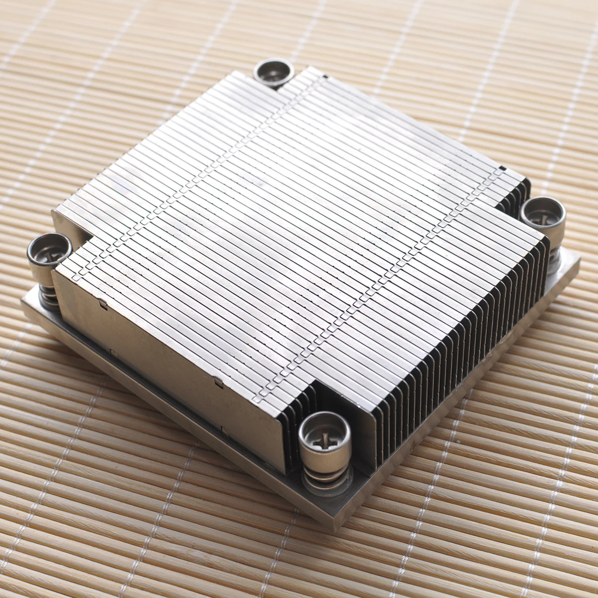 Original Genuine Heatsink F645J 0F645J CPU Cooling System Cooler For DELL Poweredge R410 Server