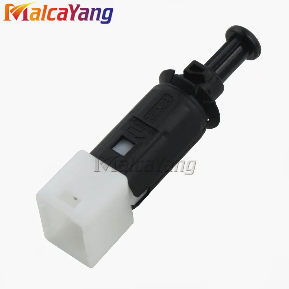 High Quality Brake Light Switch For Nissan Primastar Kubistar RENAULT Clio Espace Kangoo Laguna Trafic 7700414988 4545450214