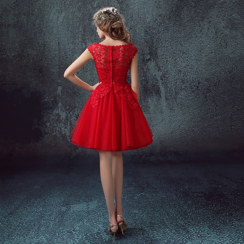 Vestido de noche corto de encaje de talla grande rojo elegante