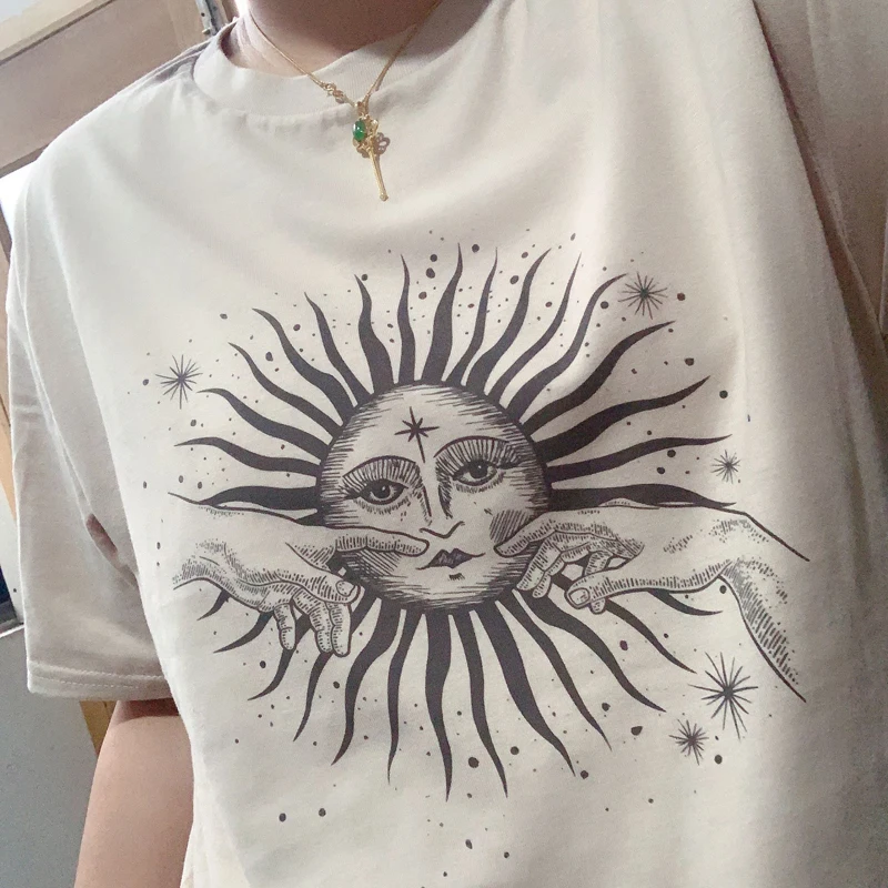 sunfiz YF Boho Style Vintage Sun Hands Print T-Shirts Women Summer Casual Loose Tees Hipster Cute Aesthetic Astrology Tops