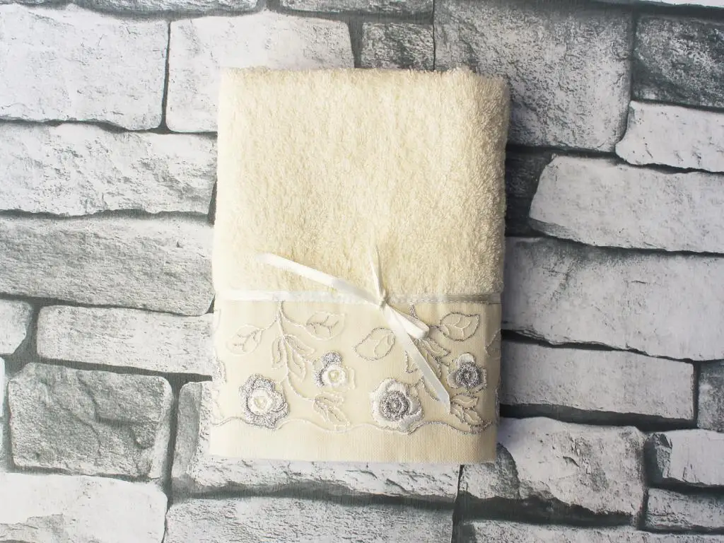 Land Of dowry Gray Flower Embroidered Dowries Towel Cream