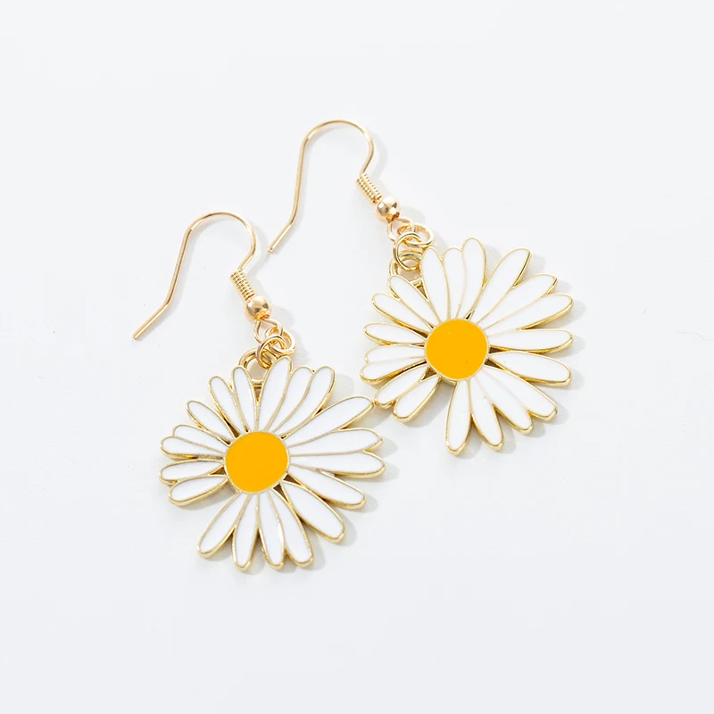 Xiǎo chújú shàonǚ kě'ài tiánměi ěrhuán 11/5000 Wenig Daisy Mädchen Nette Süße Ohrringe Ohrringe Frauen Schmuck