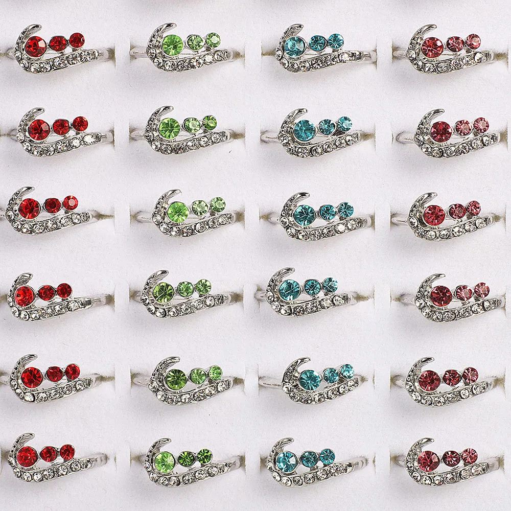 

QianBei 2018 Fashion Jewelry Gold Silver Color Rhinestone Rings Women Hot Wholesale Mixed 50pcs/Lots Party Gifts Free Shipping