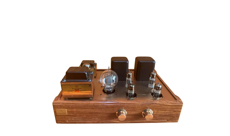 The new version of the modified m7 tube front stage single-ended tube amplifier transformer output power amplifier