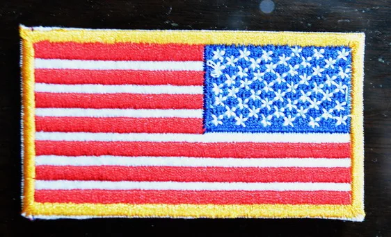 

1x AMERICAN FLAG EMBROIDERED PATCH iron on yellow BORDER (≈ 7.6 * 3.8 cm)