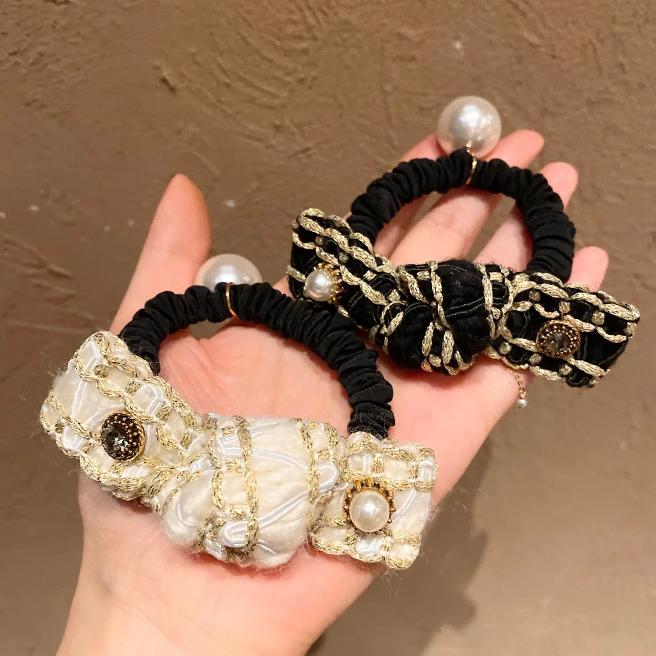 

Handmade France Weave Hair Ropes Elastic Hair Bands For Girls Handmade Embroidery Bow-knot Cashmere Pearl Hair Ties Scrunchies