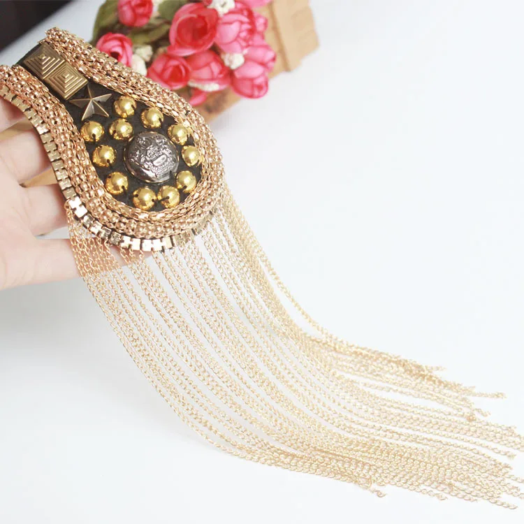 Punk Metal Rivet Resin Long Tassel Dangle Vintage Epaulette Epaulet Exaggerated Women Men Suit Shirt Shoulder Pin Jewelry