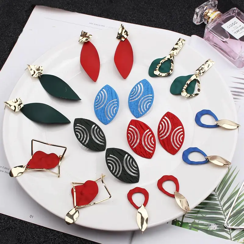 Pendientes largos geométricos para mujer, aretes Retro Vintage, color blanco, regalo de boda, fiesta de Navidad, venta al por mayor, 2019