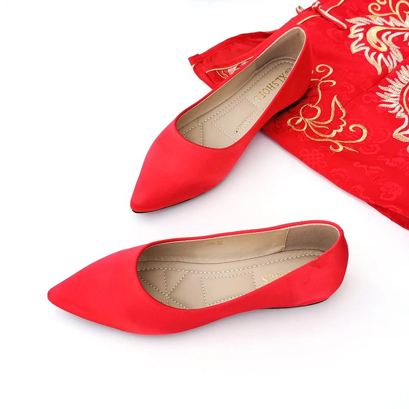 Women Wedding Shoes Chinese Red Wedding Flats for Bride Flat Heel Shoes Size 31 32 33 34 44 45 46 Pointed Toe Women Flats Slipon