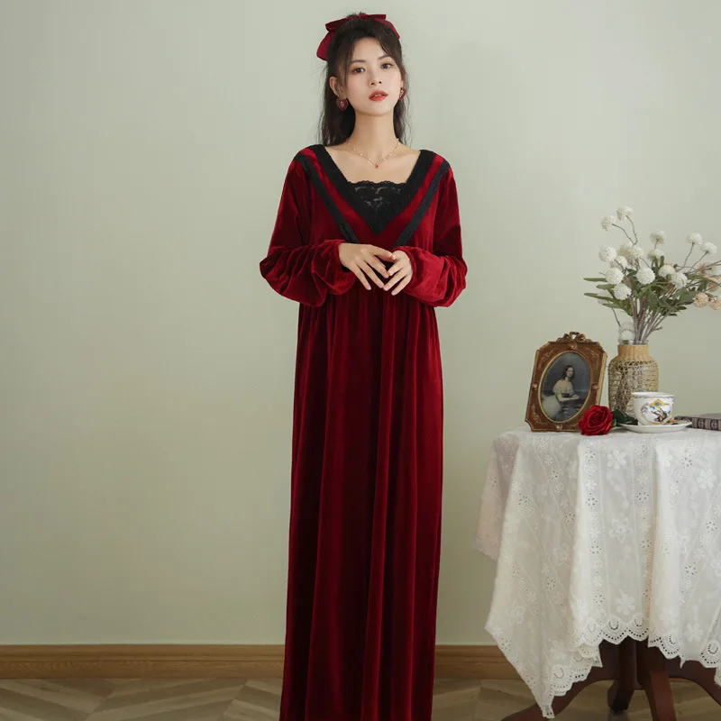 Retro Velvet Night Dress Women Winter Warm Long Sleeve Robe Peignoir Romantic Victorian Vintage Nightgowns Court Style Sleepwear