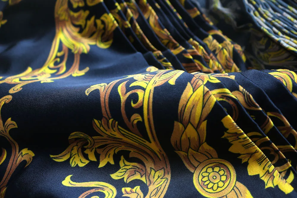 [Clearance Sale]PRINTED SILK STRETCH SATIN 108cm width 19momme/Pure Mulberry Silk Tissus For Sewing Black Golden