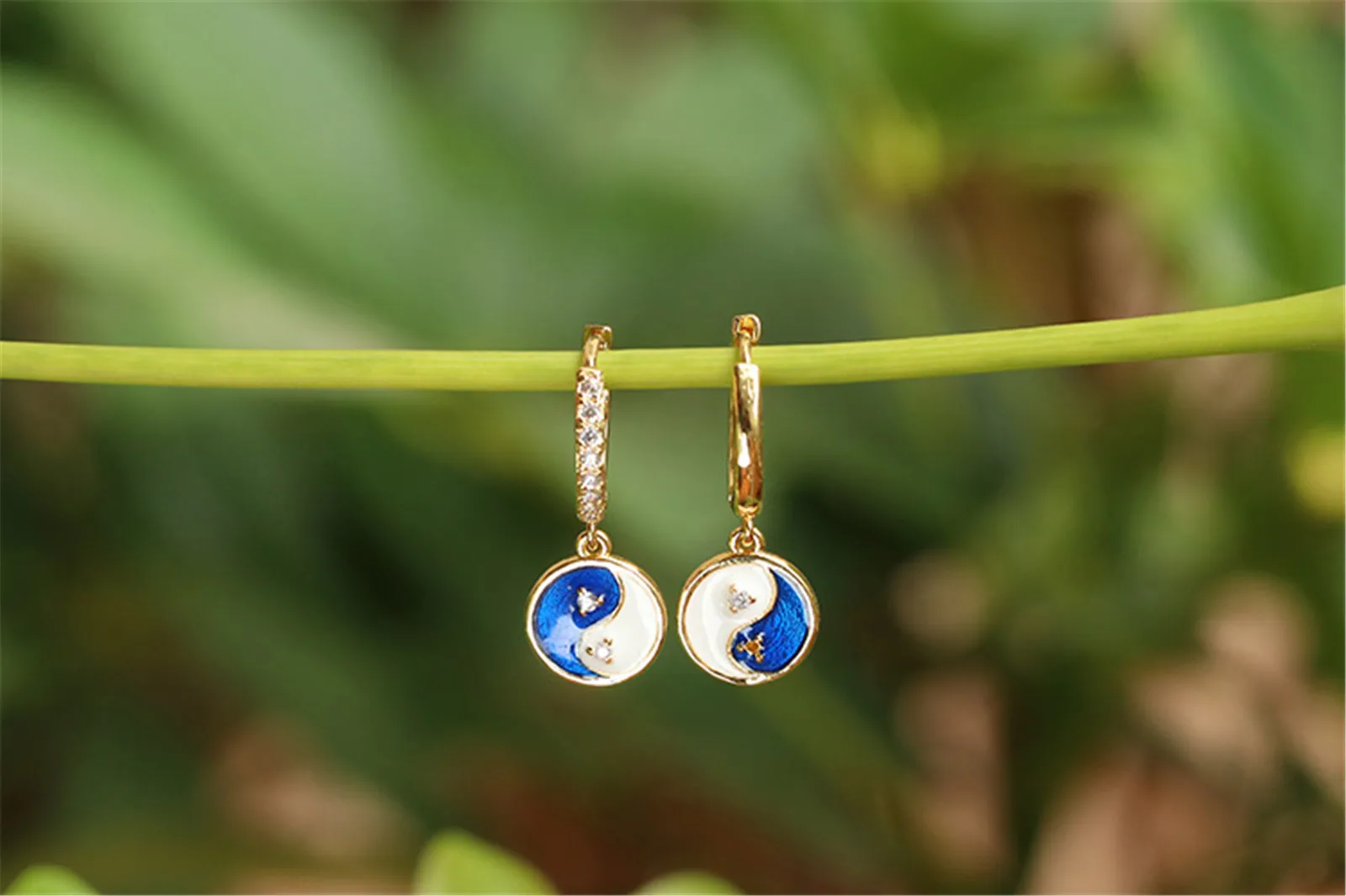 

Ying Yang Earrings Chinese Tai Chi Enamel Drop Earring for Women and Girls Gilded with Zircon Yin Yang