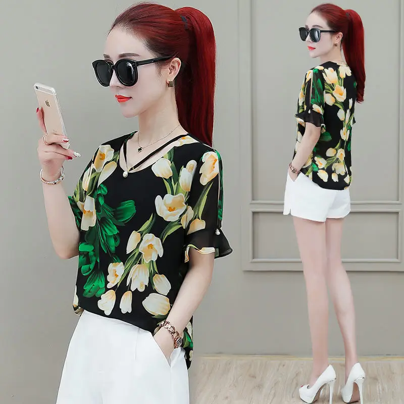 

Women Summer Korean Style Casual Chiffon Blouses Shirts Lady Fashion Splice V-Neck Print Short Sleeve Tops Blusas MM0452