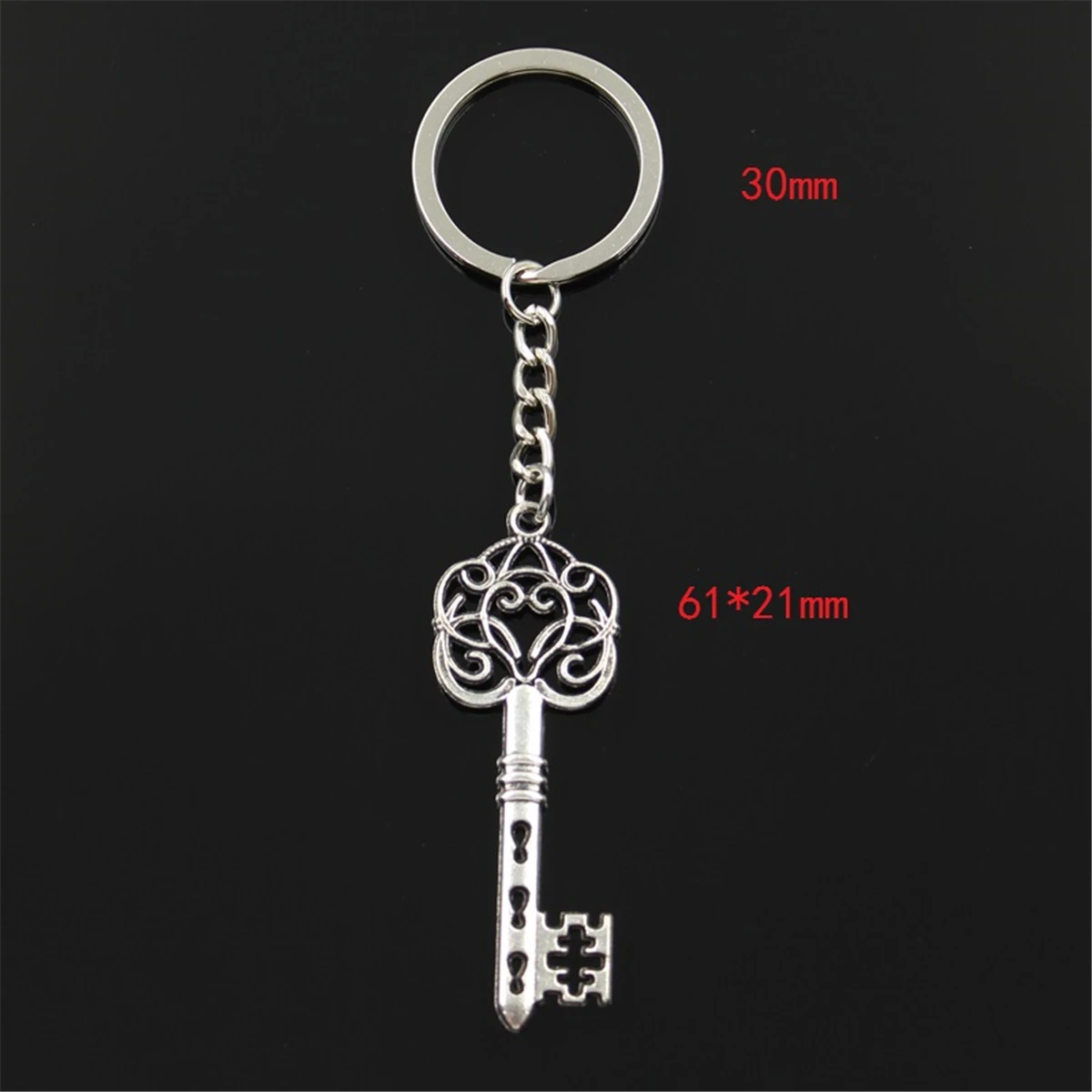 Factory Price Vintage Skeleton Treasure Key Pendant Key Ring Chain Silver Color Men Car Gift Souvenirs Keychain Dropshipping