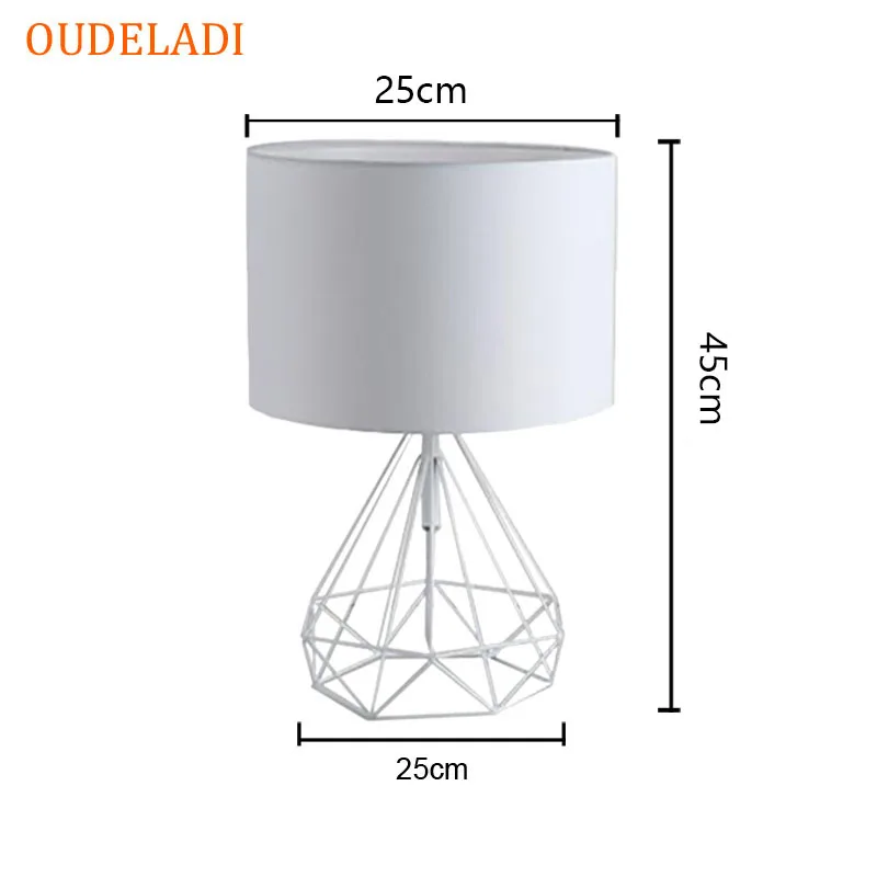 Nordic Retro Geometryczna lampa biurkowa Złoto Czarny Biały Hollow Diamond Design Klosz z tkaniny Lampa stołowa Sypialnia Home Decor Oprawy