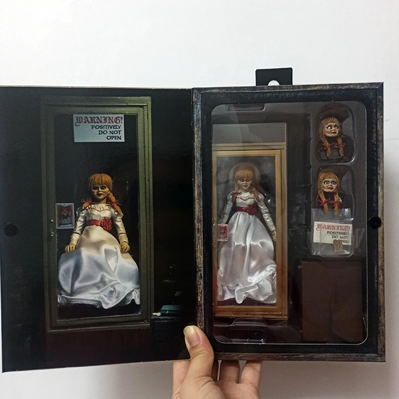 في المخزون NECA Annabelle دمية عمل الشكل في نهاية المطاف يأتي المنزل Conjur-ing على اليد النسخة الأصلية 18 سنتيمتر 7 بوصة