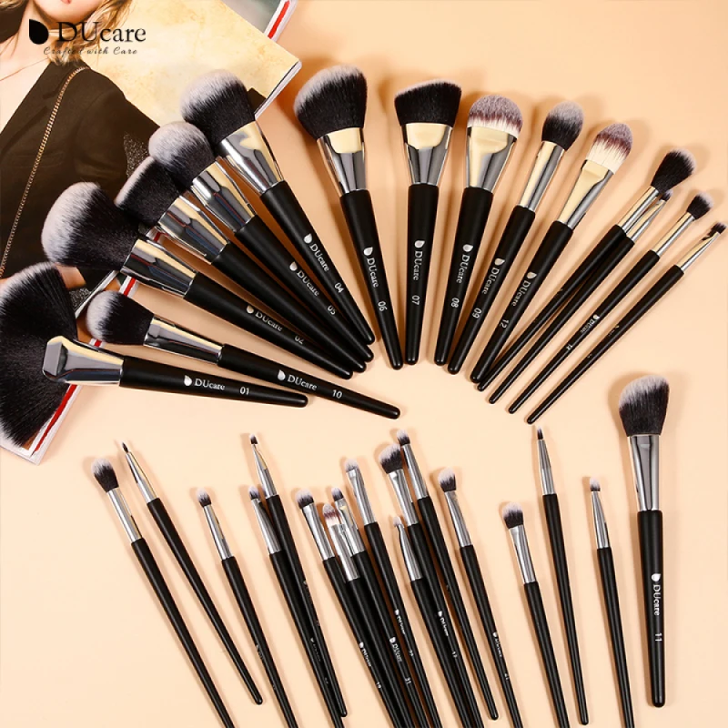 DUcare Professional Makeup Brush Set 32Pcs Synthetic Kabuki Foundation Blending Brush Face Powder Blush Concealers Eye Shadows